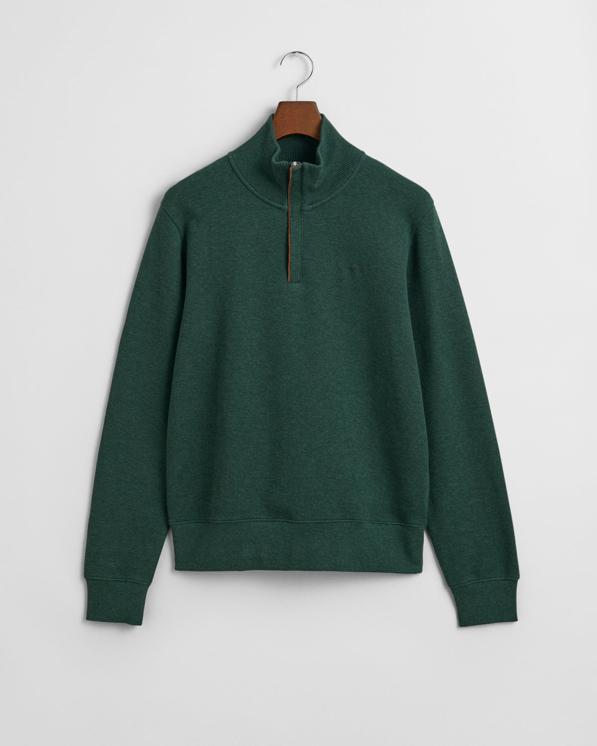 TARTAN GREEN, SACKER RIB HALF ZIP, FLAT-LAY BY GANT AU.
