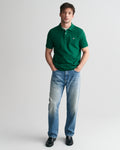DEEP FOREST GREEN, REG SHIELD SS PIQUE POLO BY GANT AU.