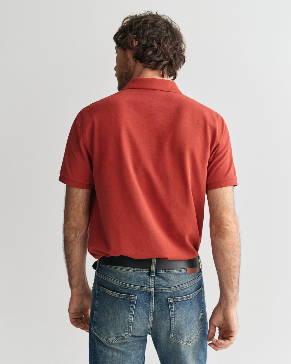 IRON RED, REG SHIELD SS PIQUE POLO, BACK-VIEW BY GANT AU.