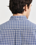 COLLEGE BLUE, REG POPLIN SMALL CHECK SHIRT, CLOSE-UP BY GANT AU.