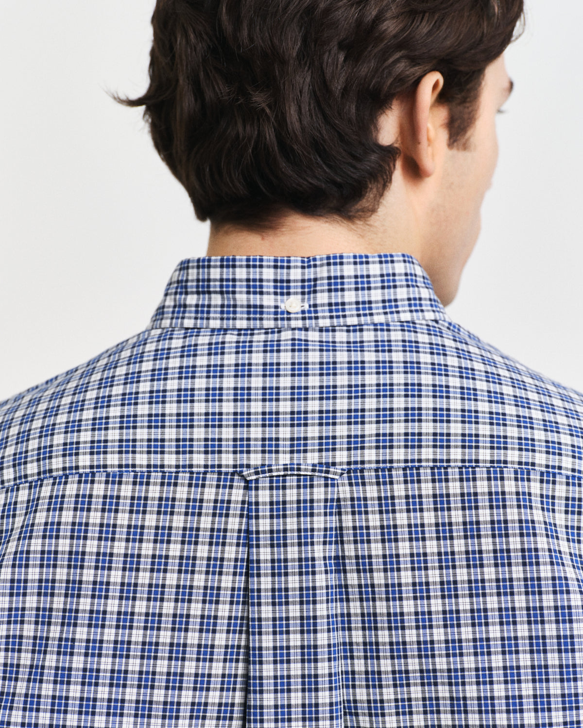 COLLEGE BLUE, REG POPLIN SMALL CHECK SHIRT, CLOSE-UP BY GANT AU.
