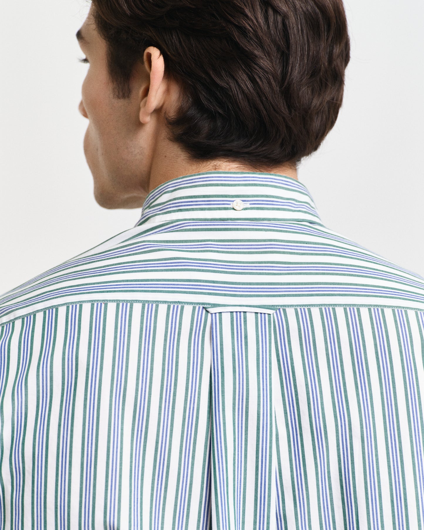 DEEP FOREST GREEN, REG POPLIN STRIPE SHIRT, CLOSE-UP BY GANT AU.