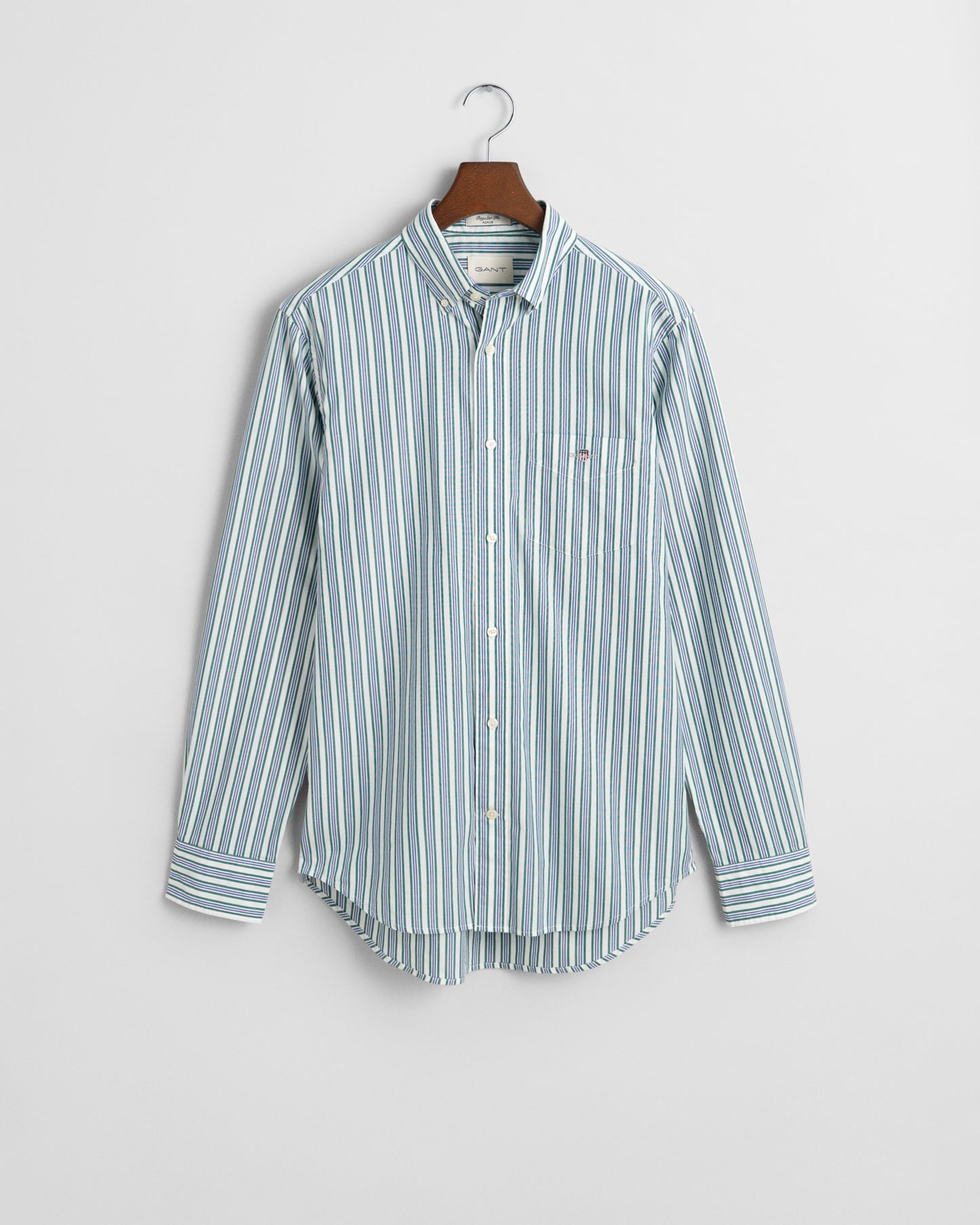 DEEP FOREST GREEN, REG POPLIN STRIPE SHIRT, FLAT-LAY BY GANT AU.