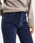 CLASSIC BLUE, CORDUROY FLARE JEANS, CLOSE-UP BY GANT AU.