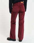 PLUMPED RED, CORDUROY FLARE JEANS, BACK-VIEW BY GANT AU.