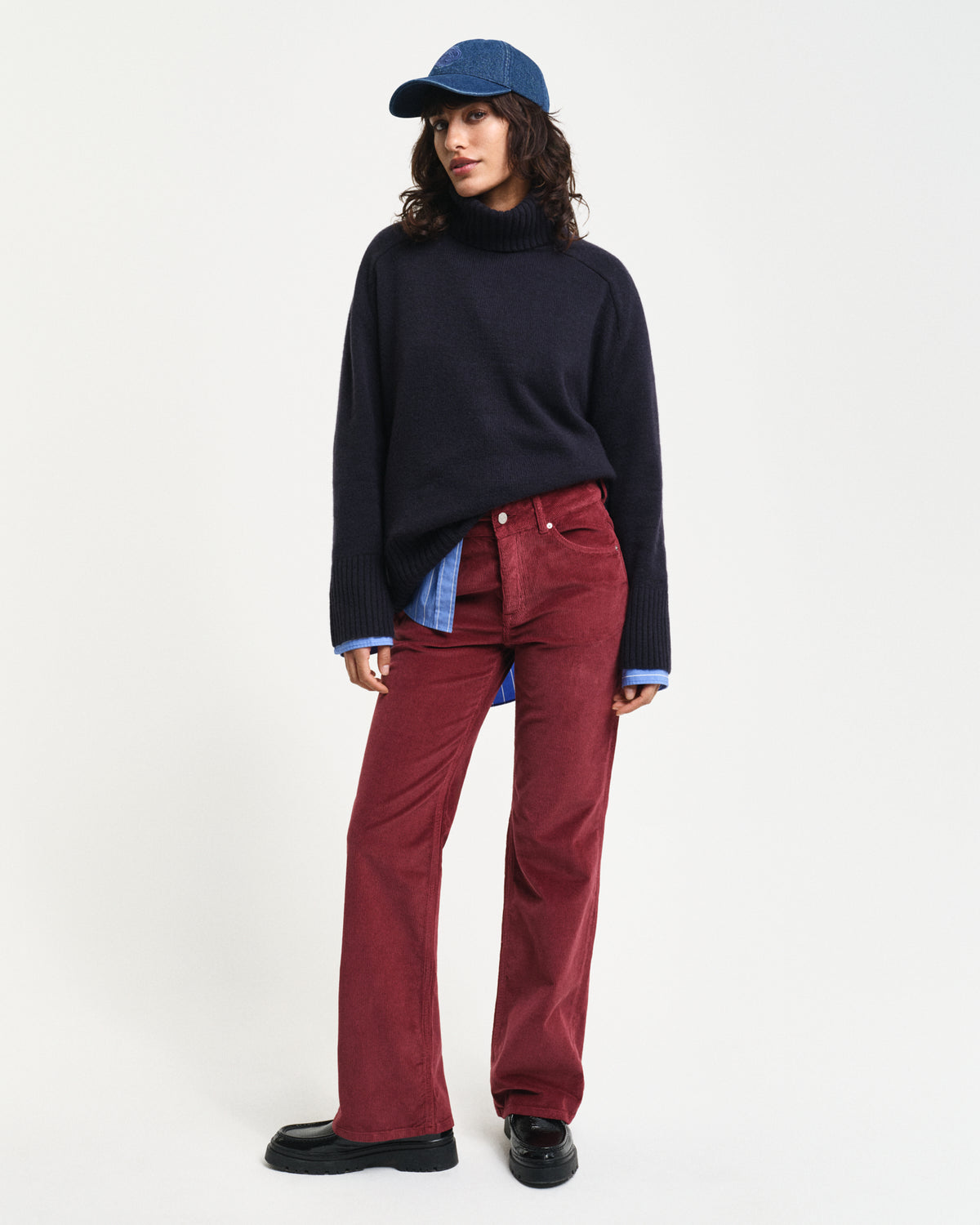 PLUMPED RED, CORDUROY FLARE JEANS BY GANT AU.