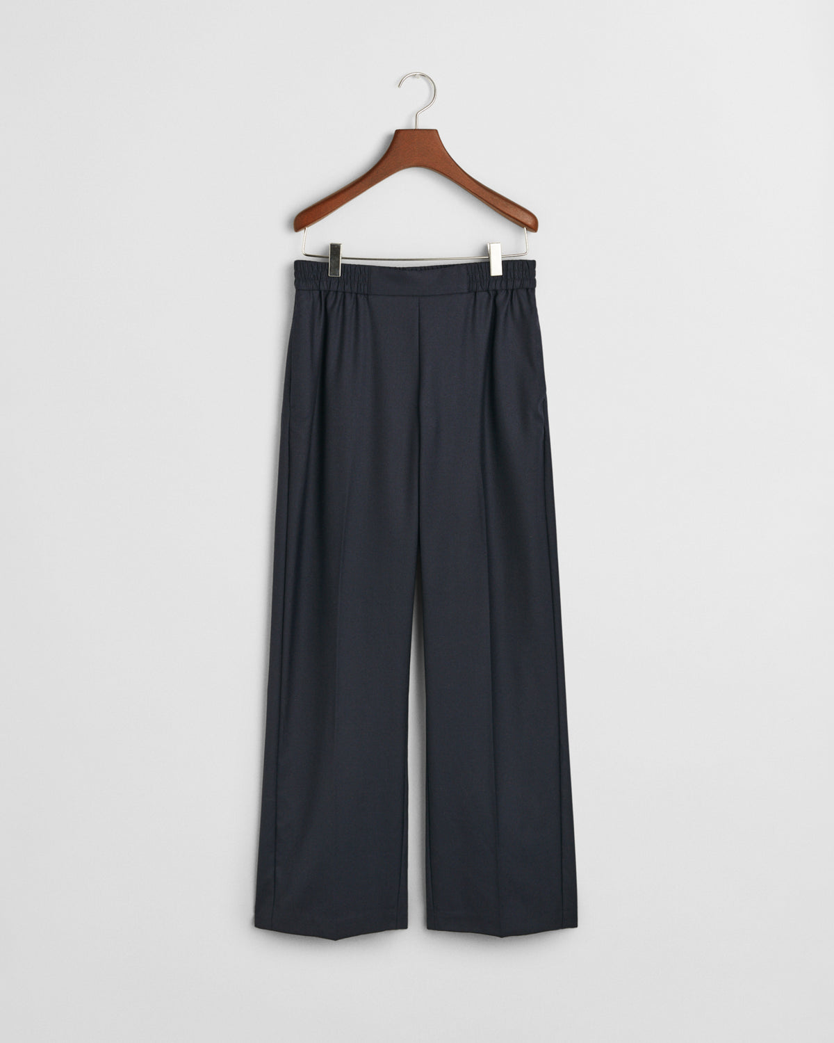 EVENING BLUE, PULL-ON PANTS, FLAT-LAY BY GANT AU.