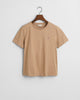 CARAMEL BEIGE, REG SHIELD SS T-SHIRT, FLAT-LAY BY GANT AU.