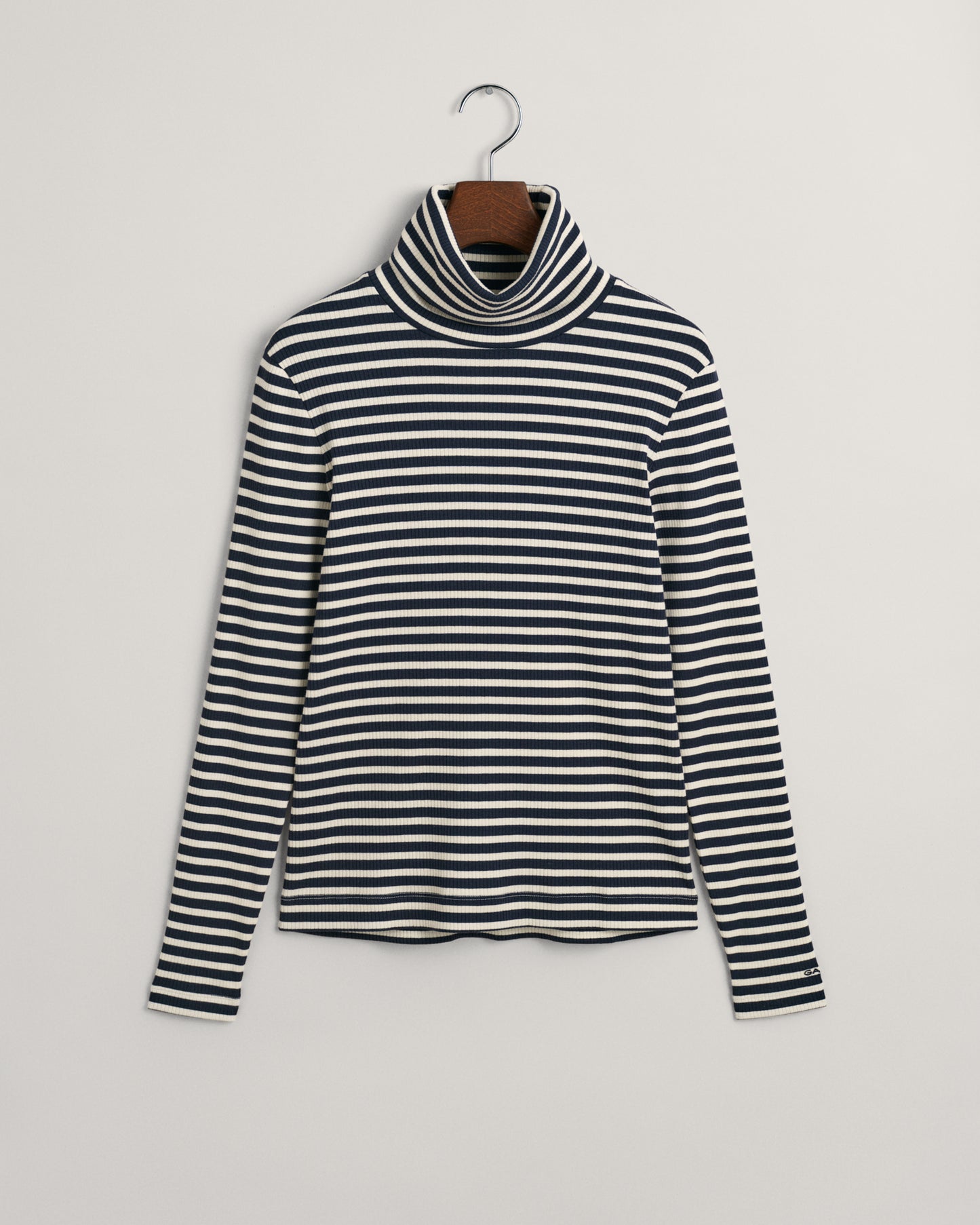 EVENING BLUE, SLIM STRIPED RIBBED TURTLENECK BY GANT AU.
