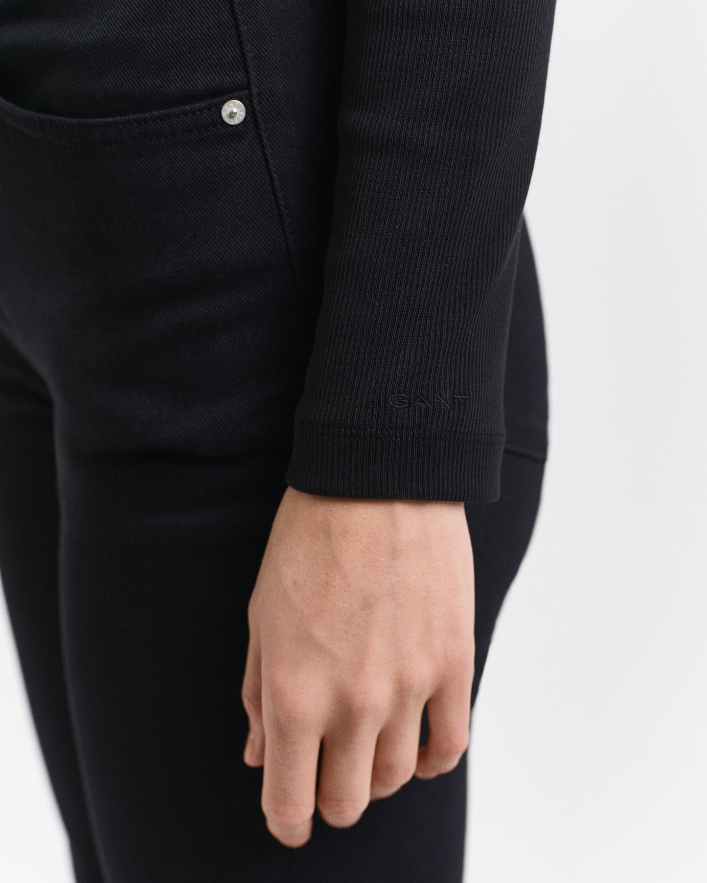 BLACK, SLIM RIB TURTLENECK, CLOSE-UP BY GANT AU.