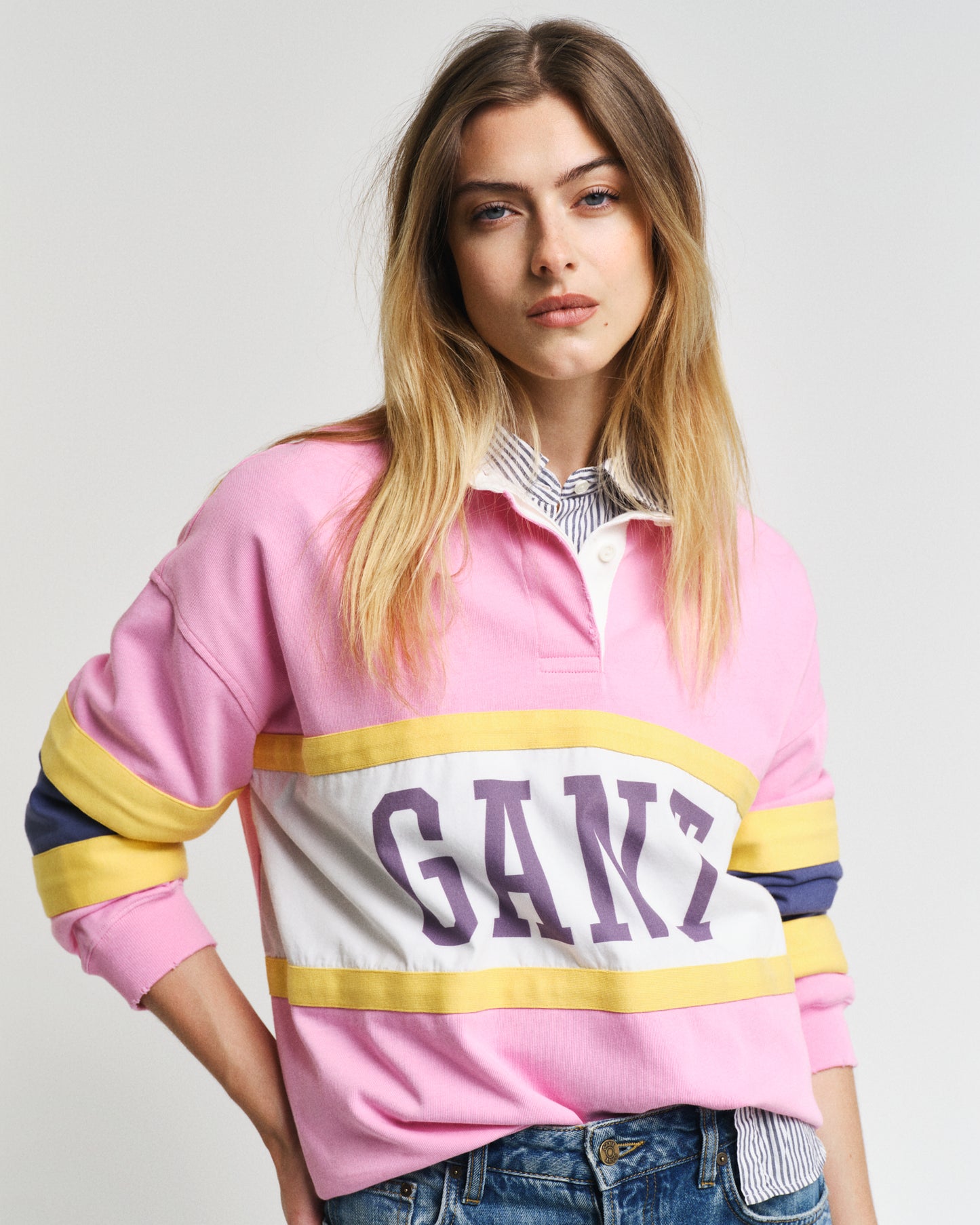 CANDY PINK, COLOR BLOCK RUGGER, CLOSE-UP BY GANT AU.