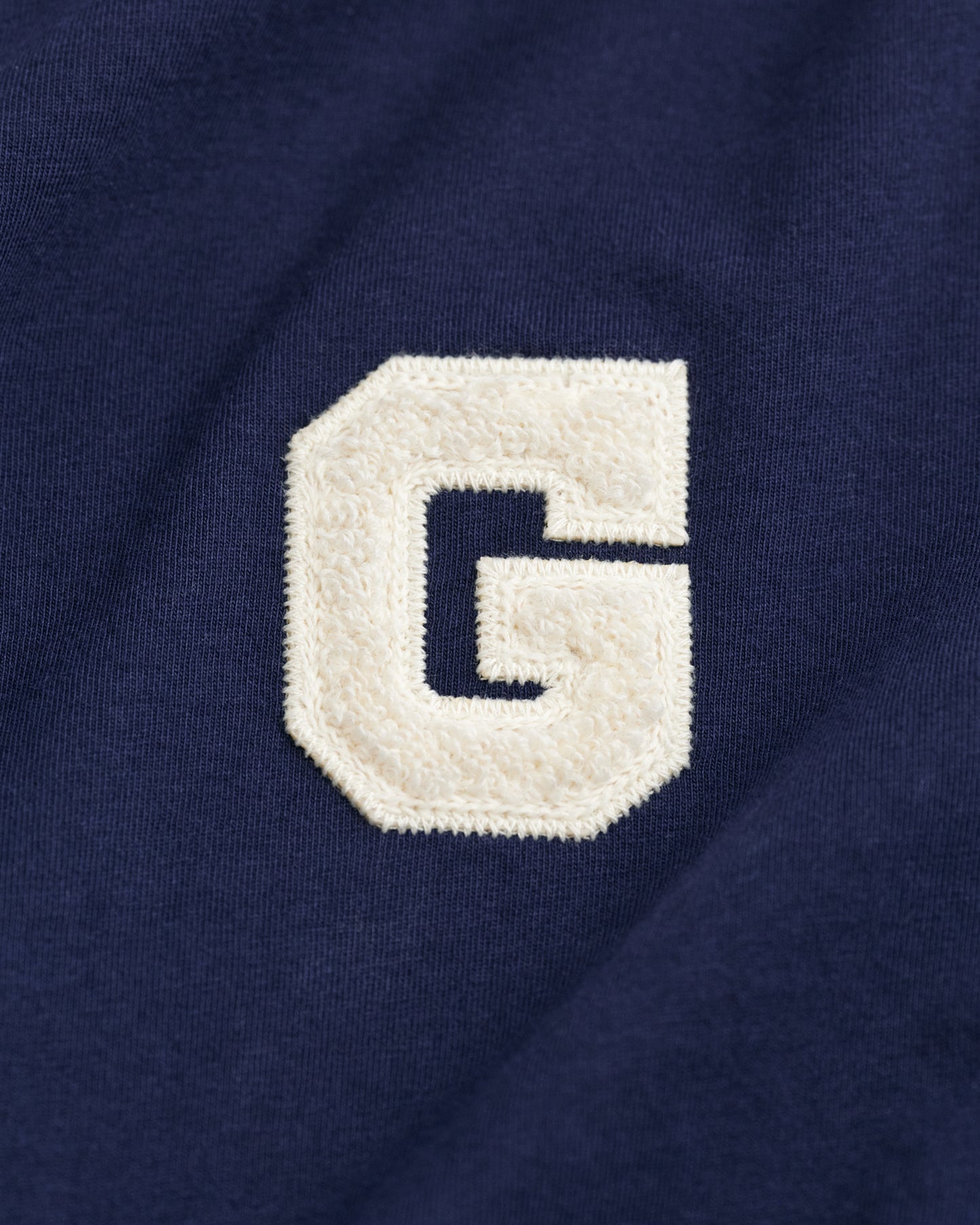 CLASSIC BLUE, REG G BADGE SS T-SHIRT, CLOSE-UP BY GANT AU.