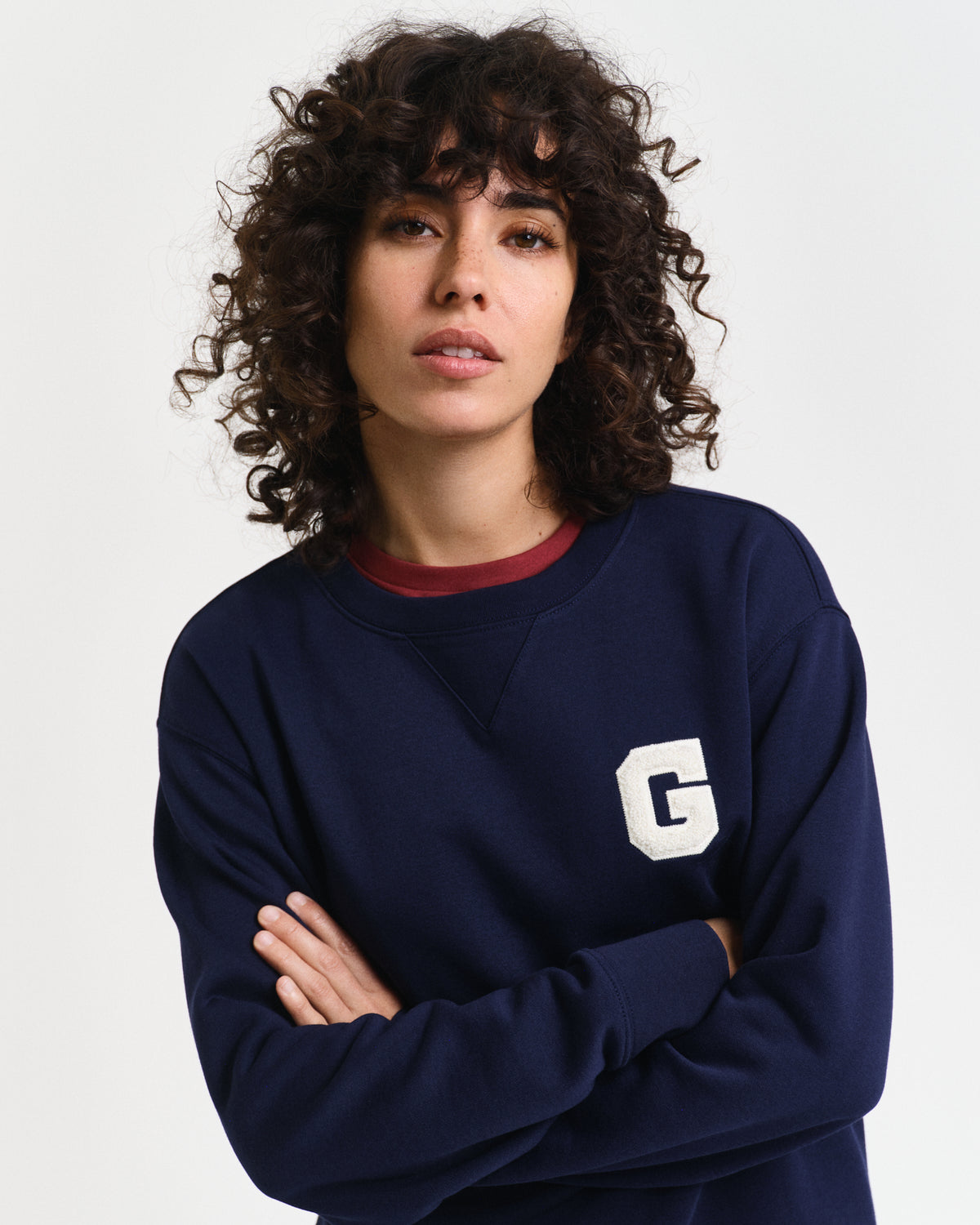 CLASSIC BLUE, G BADGE C-NECK SWEAT, CLOSE-UP BY GANT AU.