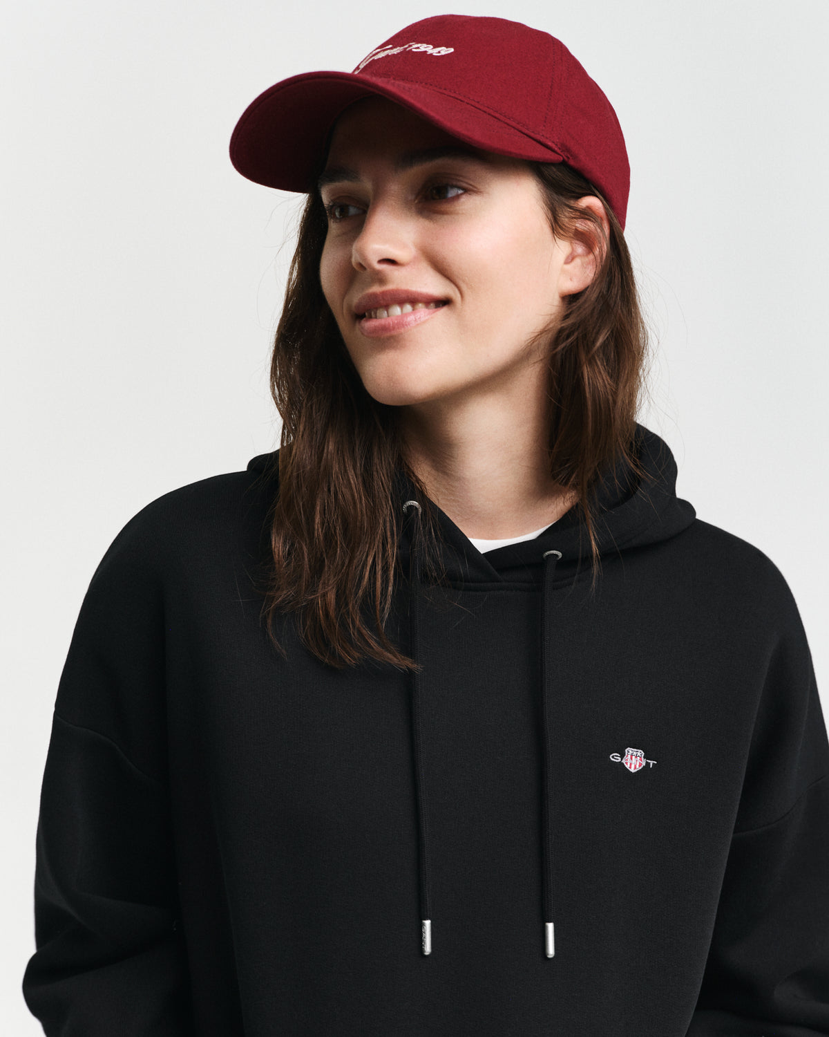 BLACK, SHIELD HOODIE, CLOSE-UP BY GANT AU.