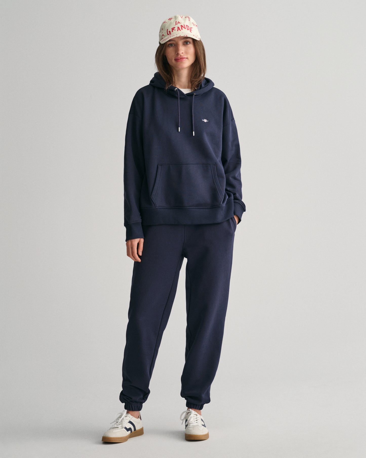 EVENING BLUE, SHIELD HOODIE BY GANT AU.