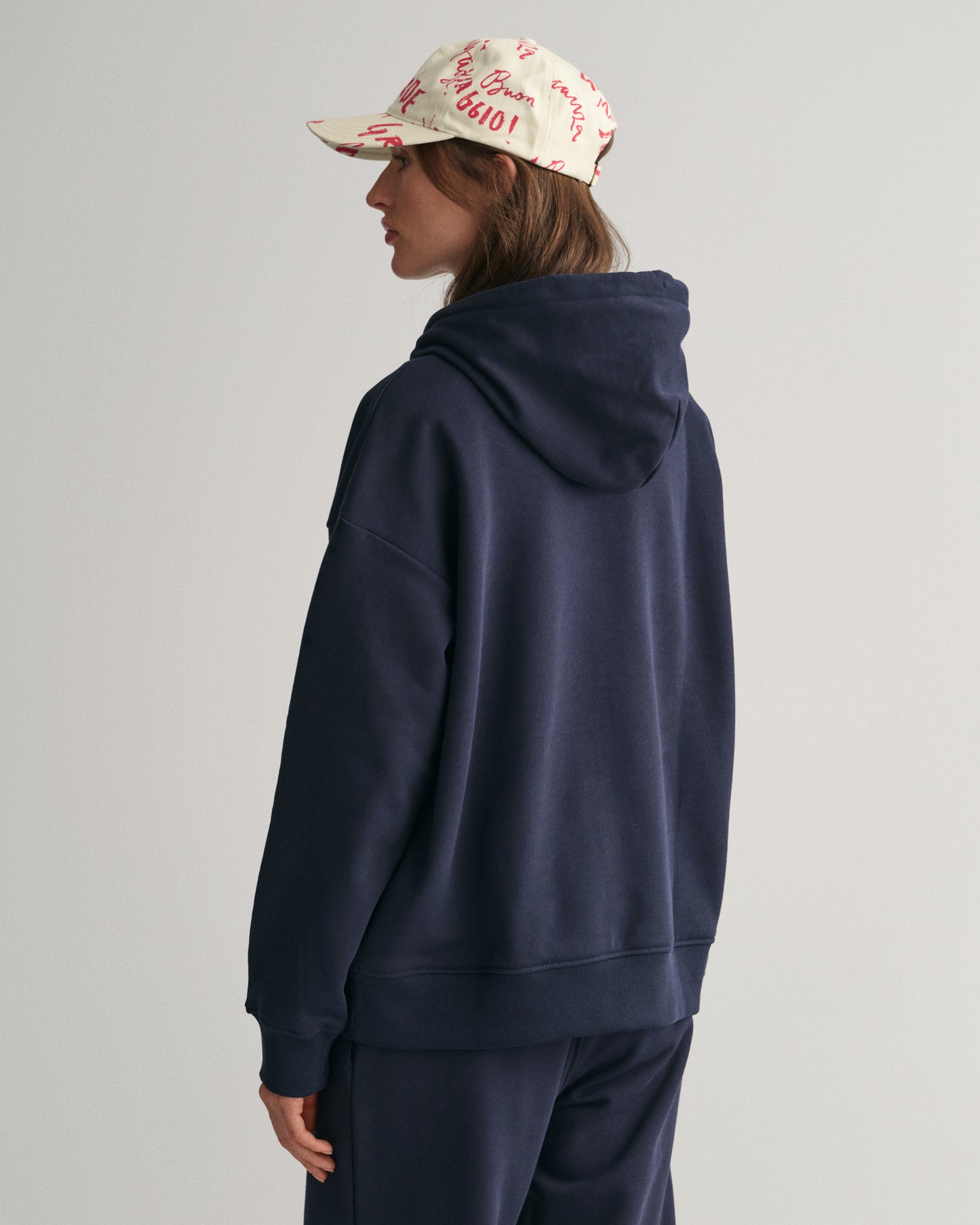 EVENING BLUE, SHIELD HOODIE, BACK-VIEW BY GANT AU.
