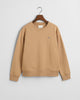 CARAMEL BEIGE, SHIELD C-NECK SWEAT, FLAT-LAY BY GANT AU.