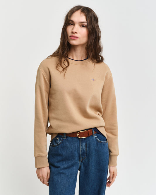 CARAMEL BEIGE, SHIELD C-NECK SWEAT, FRONT-VIEW BY GANT AU.