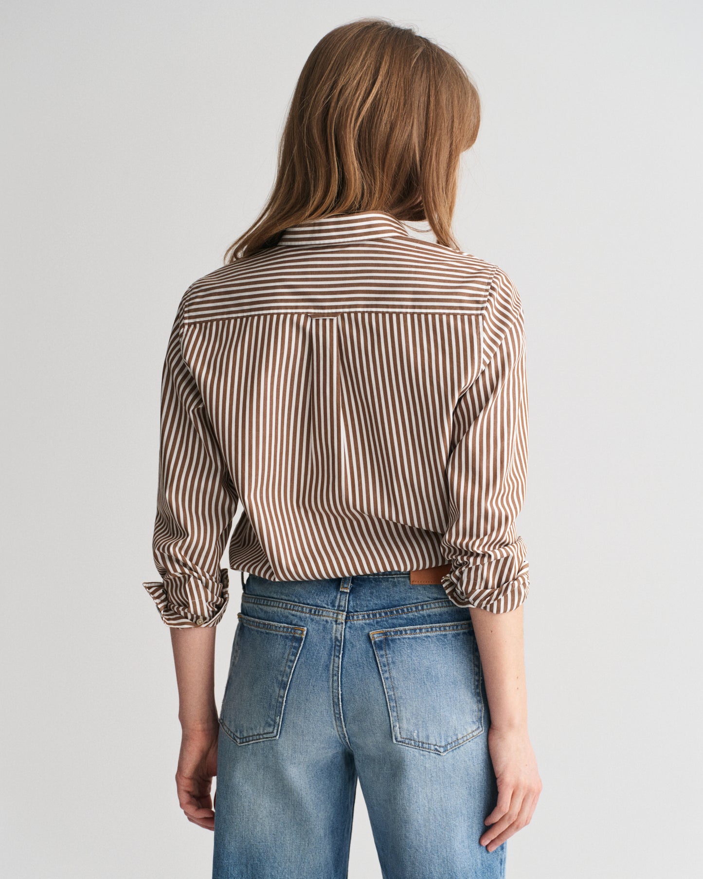 CACAO, REG CLASSIC POPLIN STRIPED SHIRT, BACK-VIEW BY GANT AU.