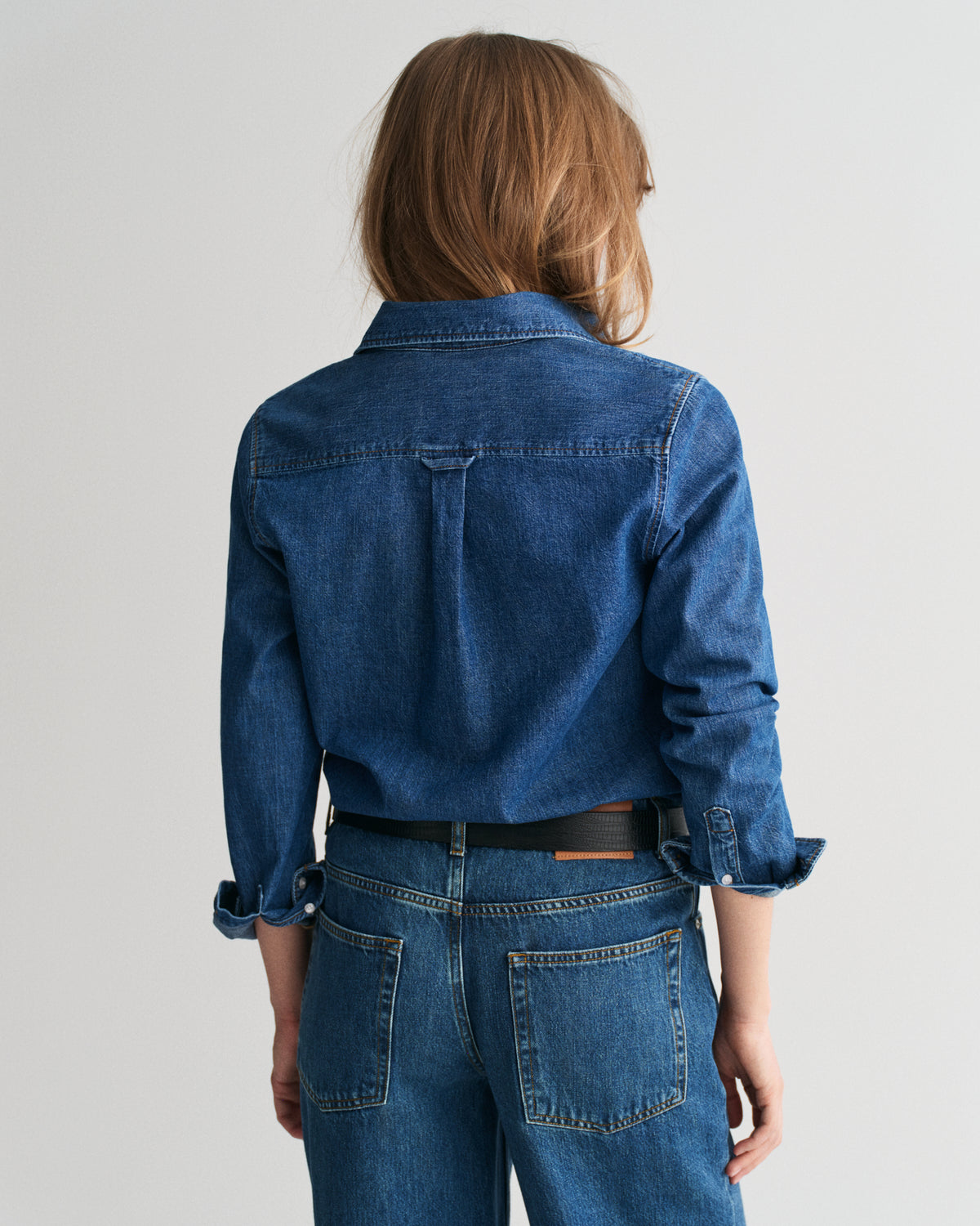 INDIGO, REG DENIM SHIRT, BACK-VIEW BY GANT AU.