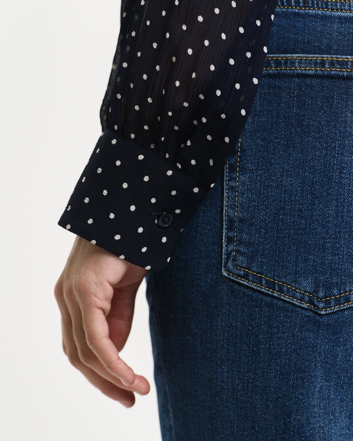 EVENING BLUE, REG DOT PRINT BOW BLOUSE, CLOSE-UP BY GANT AU.