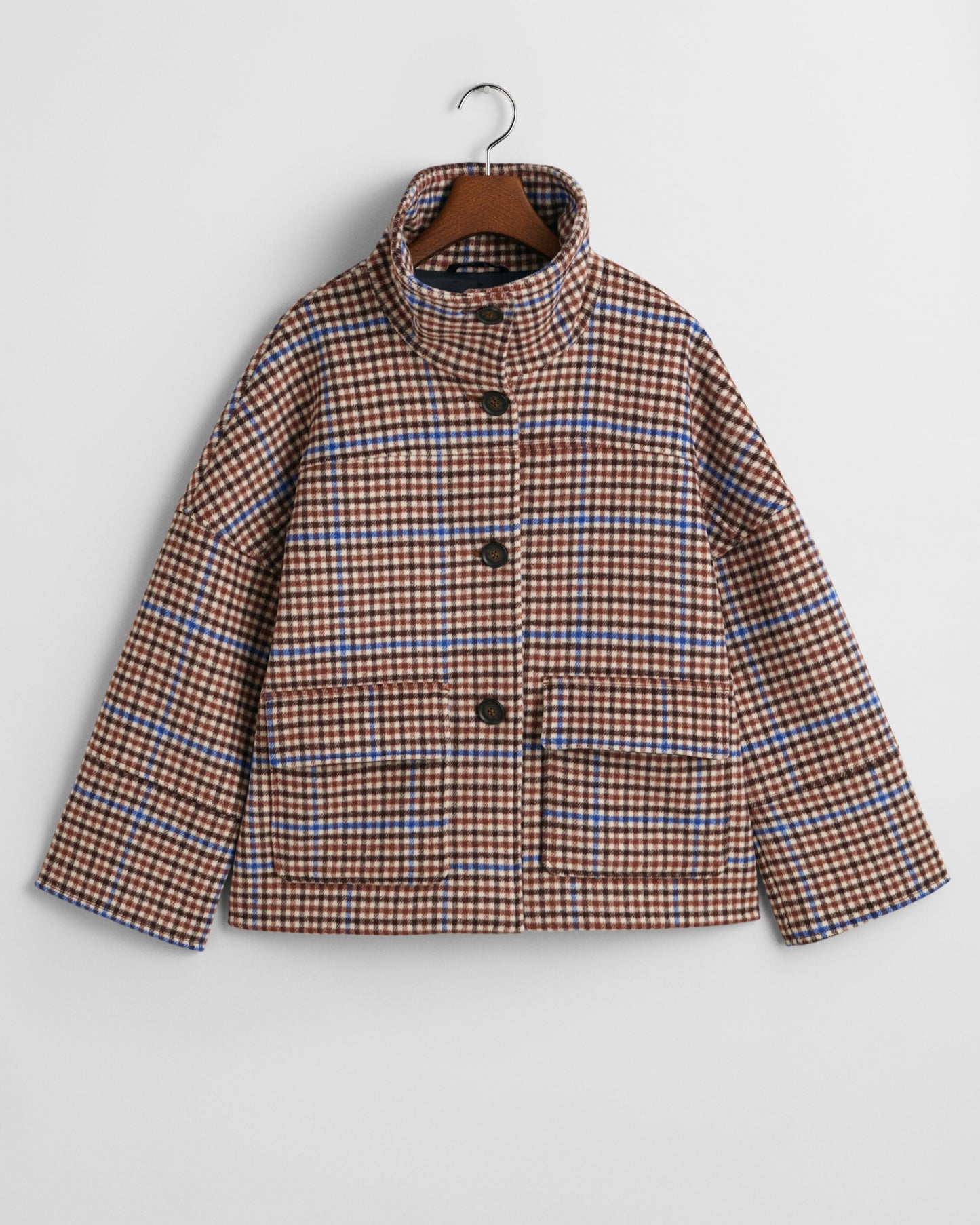 COLLEGE BLUE, CHECKED CROPPED WOOL JACKET, FLAT-LAY BY GANT AU.