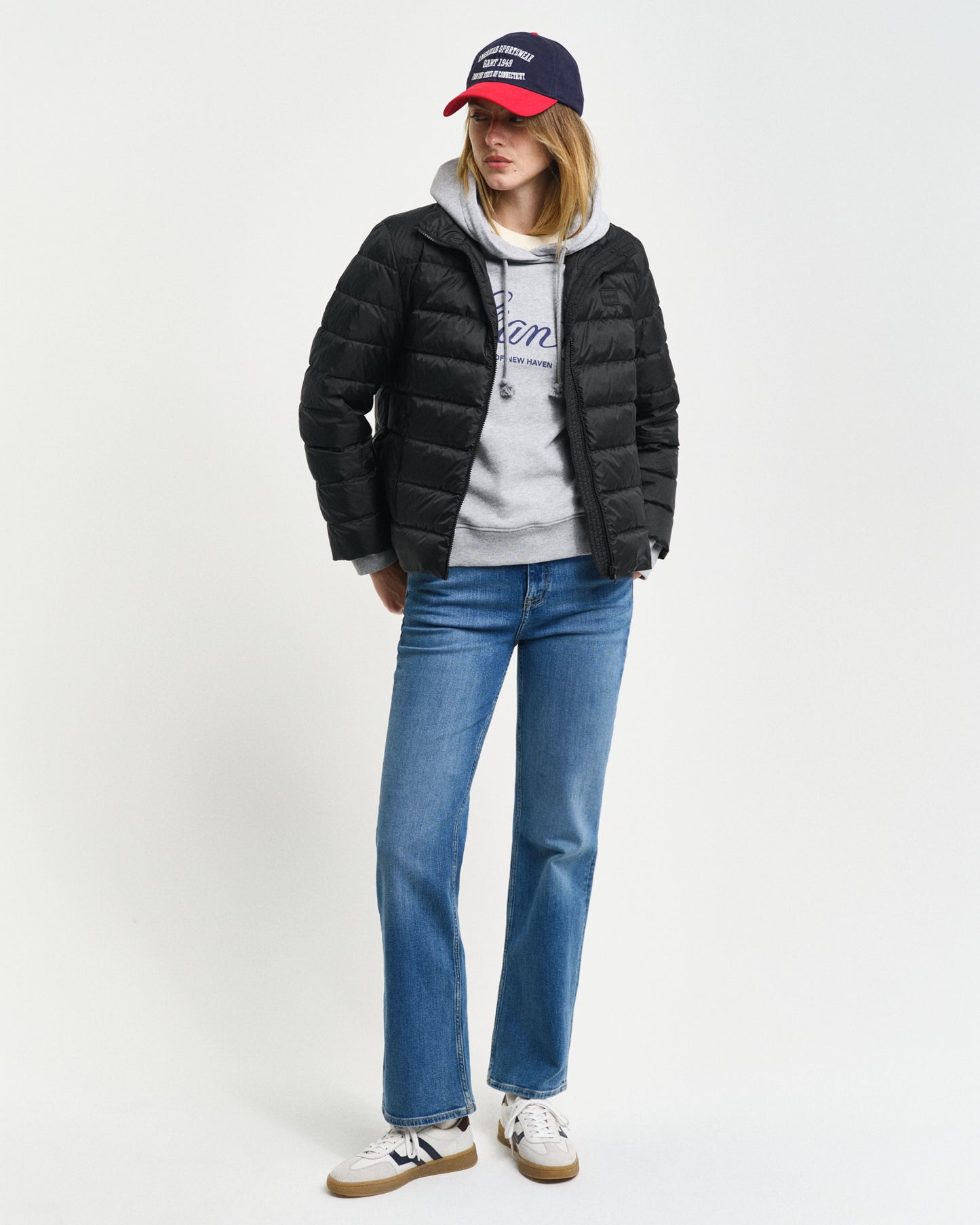 BLACK, LIGHT DOWN LOGO JACKET BY GANT AU.