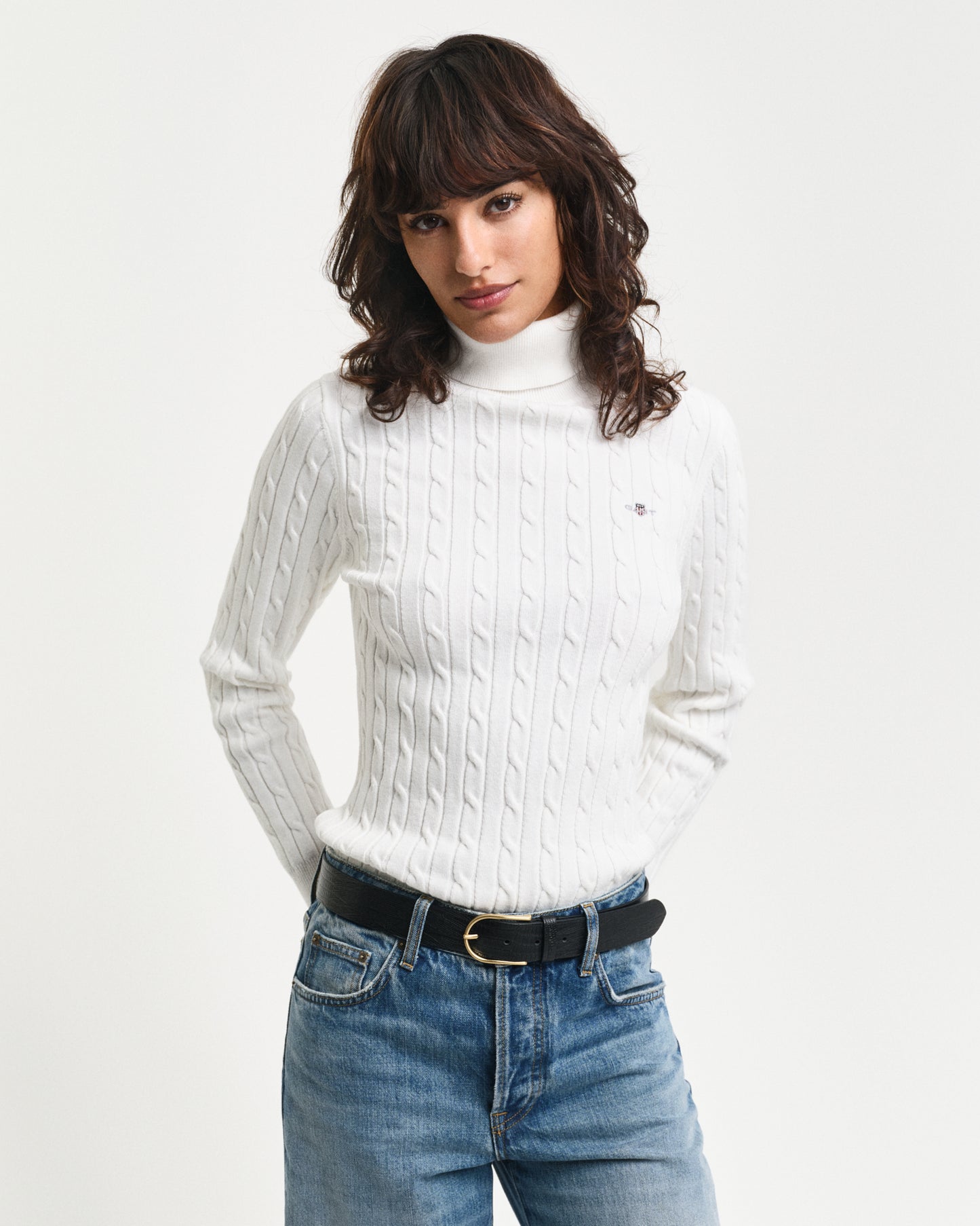 EGGSHELL, STRETCH COTTON CABLE TURTLENECK, FRONT-VIEW BY GANT AU.