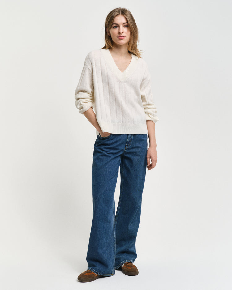 CREAM, WIDE RIBBED WOOL V-NECK BY GANT AU.