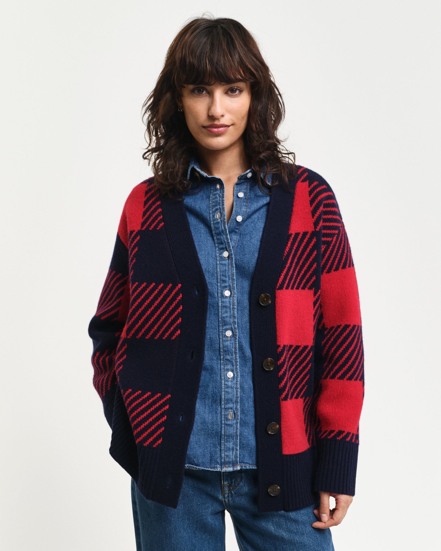 RUBY RED, BUFFALO CHECKED V-NECK CARDIGAN, FRONT-VIEW BY GANT AU.