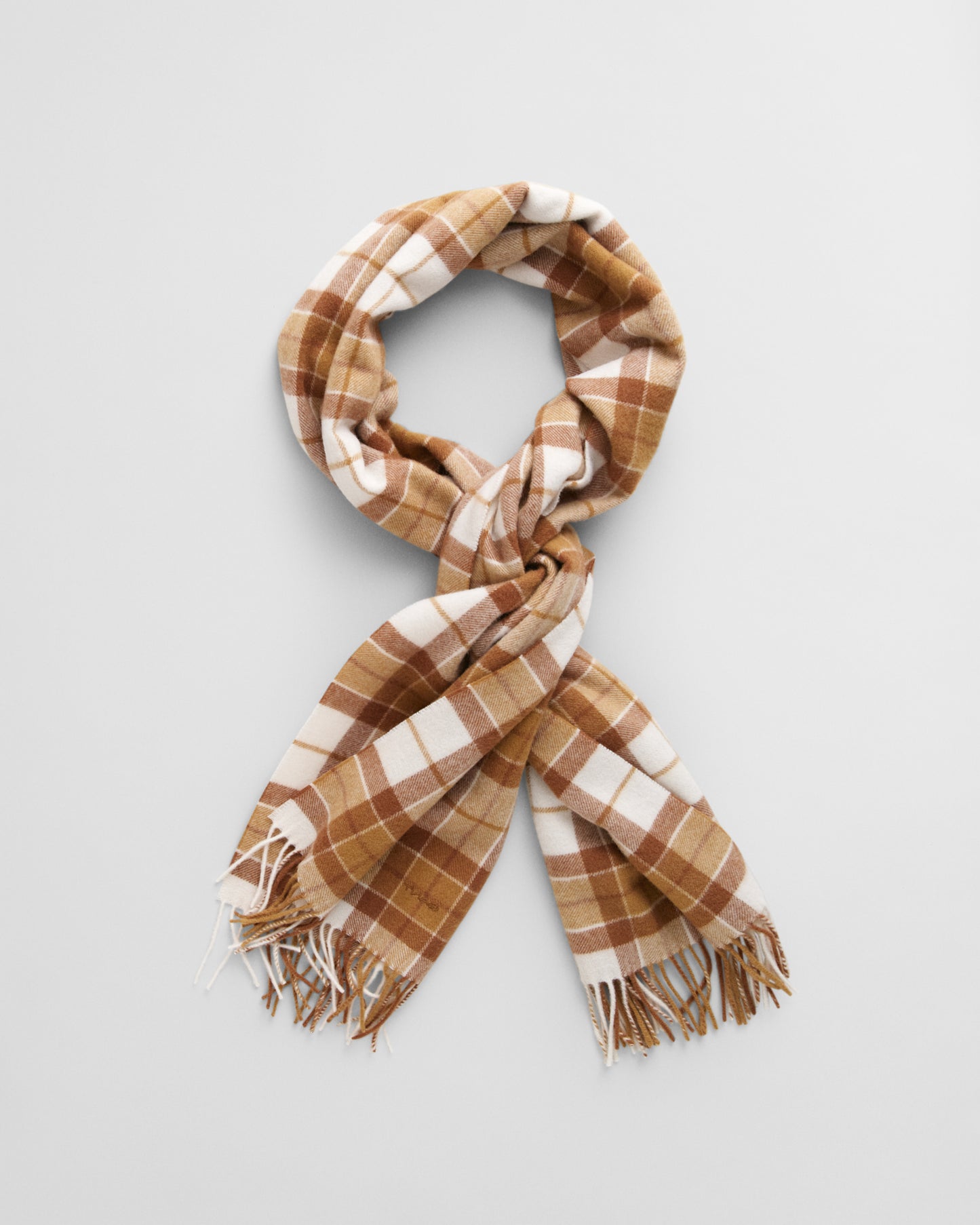 CUMIN BEIGE, CHECKED WOOL SCARF, CLOSE-UP BY GANT AU.