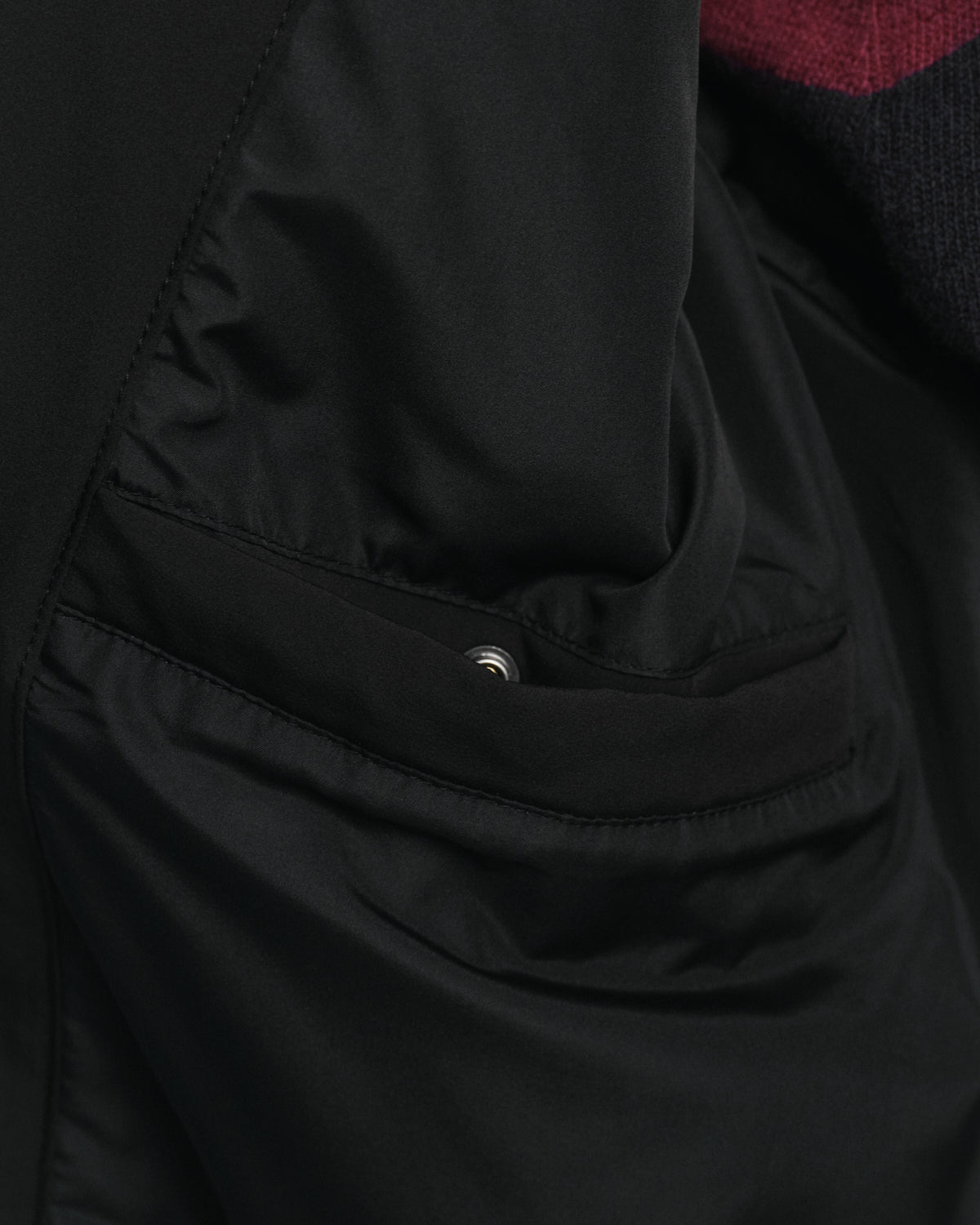 BLACK, PADDED CAR COAT, CLOSE-UP BY GANT AU.