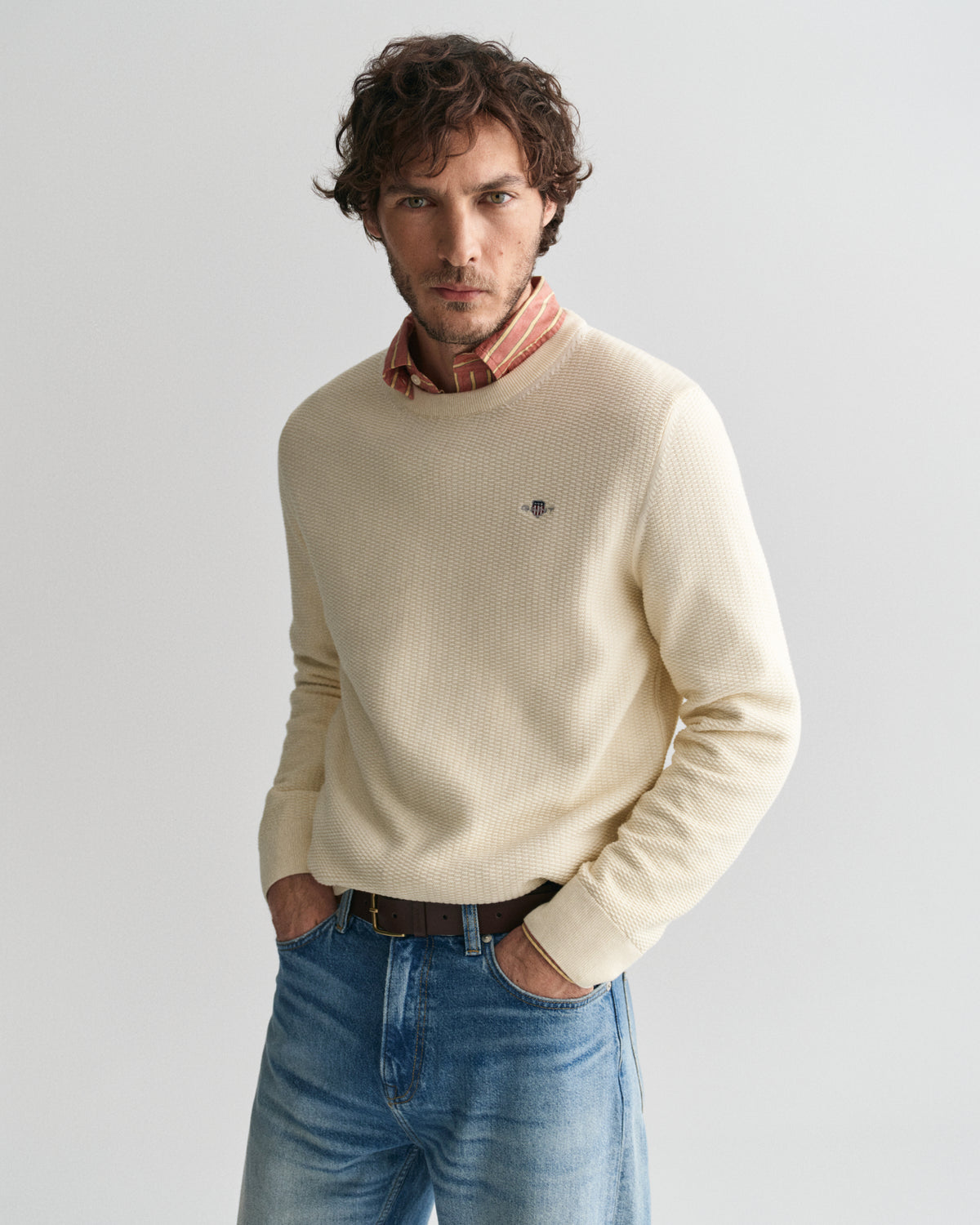 CREAM, COTTON MICRO TEXTURED C-NECK, FRONT-VIEW BY GANT AU.