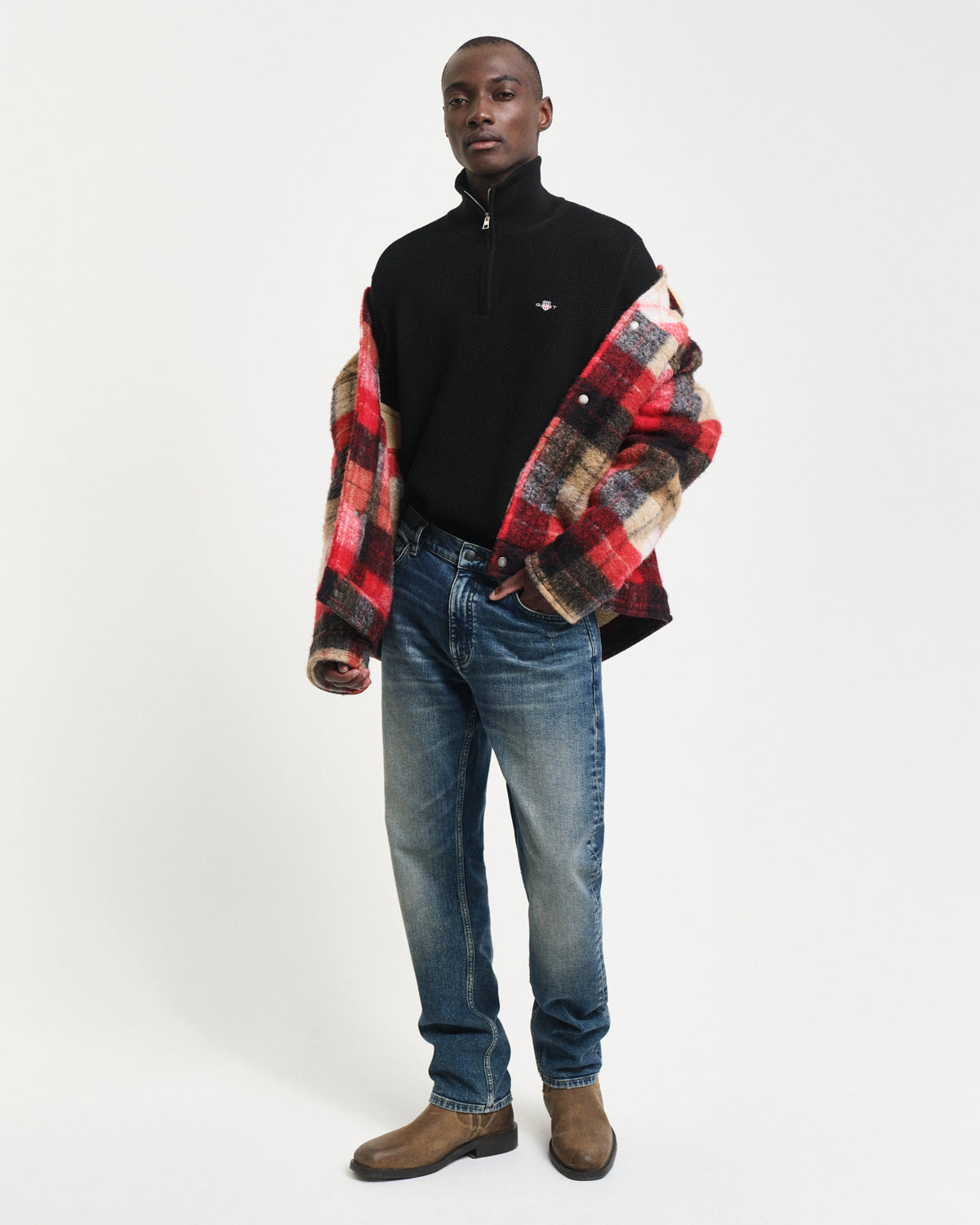 BLACK, COTTON MICRO TEXTURED HALF ZIP BY GANT AU.