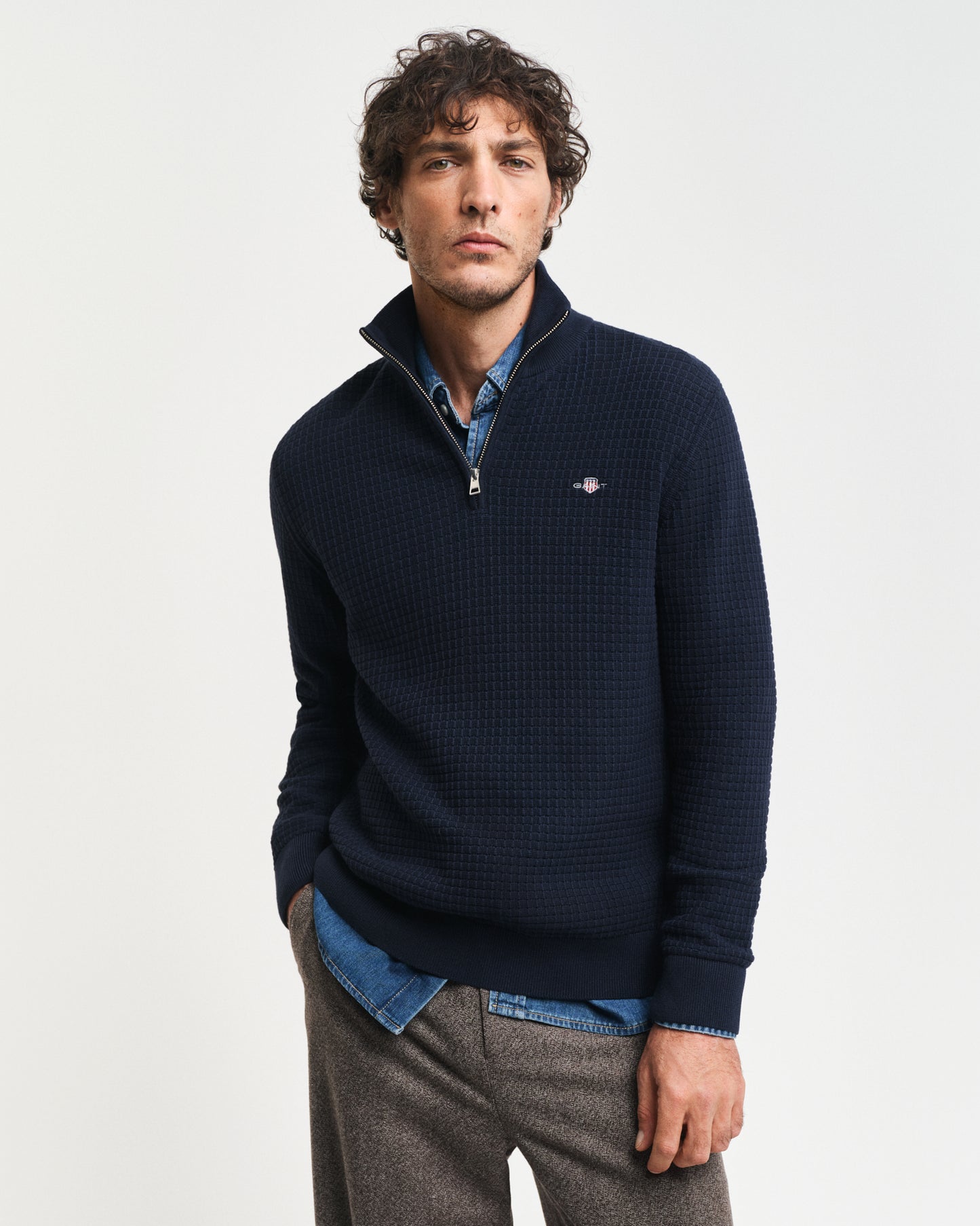 EVENING BLUE, COTTON TEXTURED HALF ZIP, FRONT-VIEW BY GANT AU.