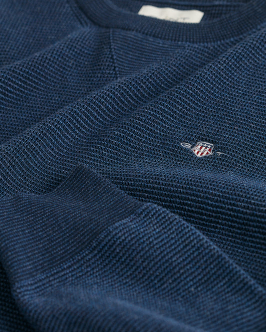 MARINE MELANGE, 2-TONE TEXTURED C-NECK, CLOSE-UP BY GANT AU.