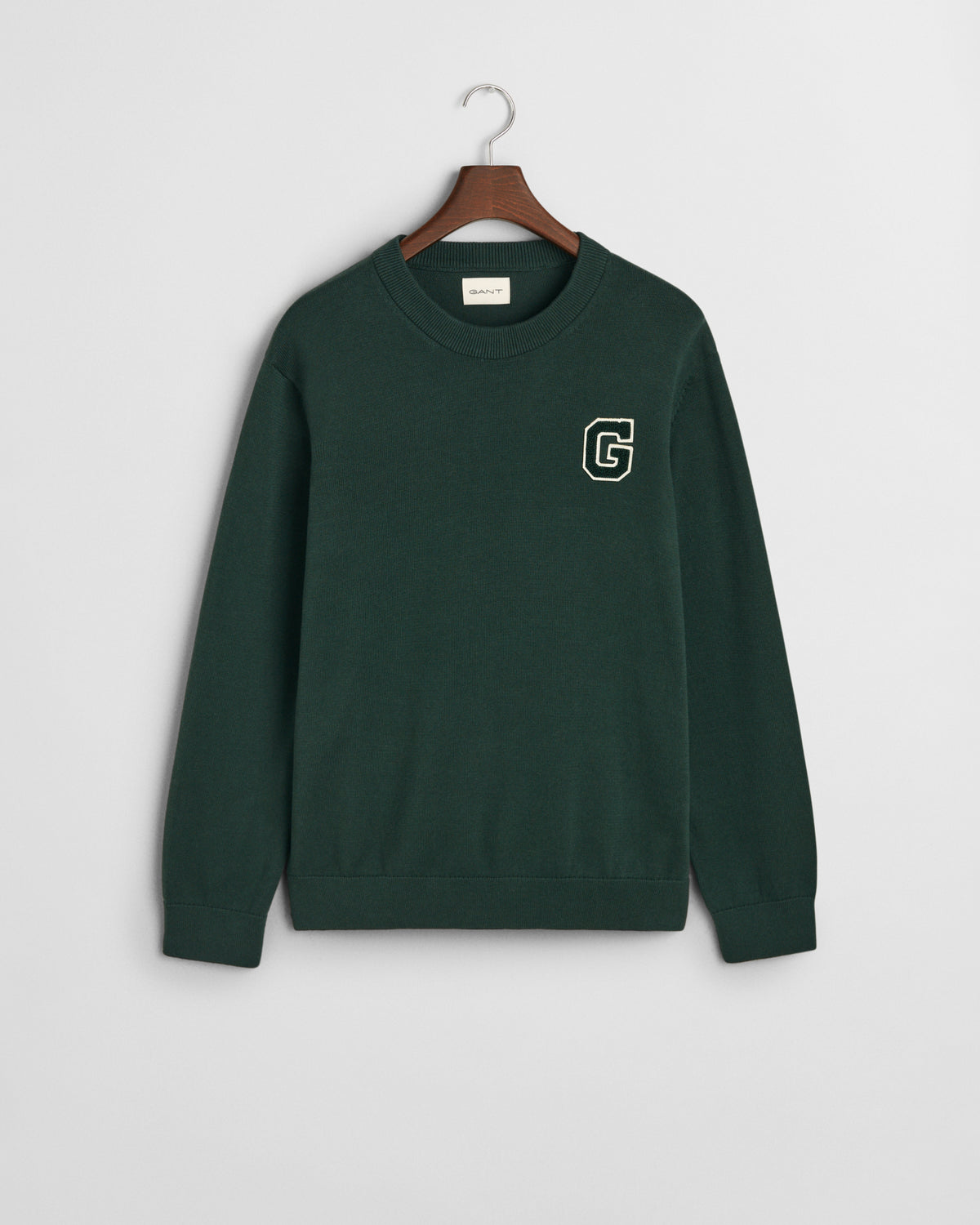 TARTAN GREEN, BADGE C-NECK, FLAT-LAY BY GANT AU.