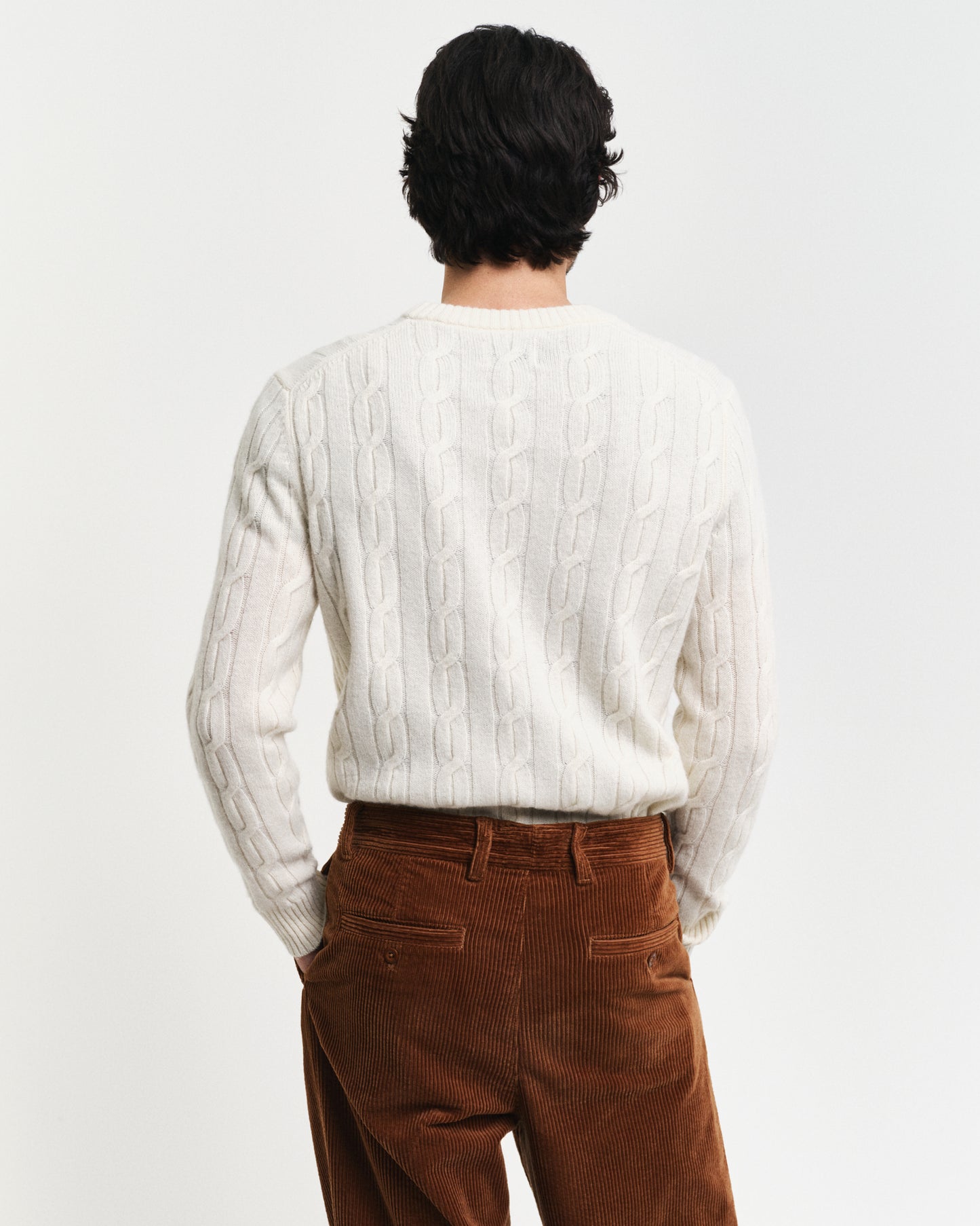 CREAM, LAMBSWOOL CABLE C-NECK, BACK-VIEW BY GANT AU.