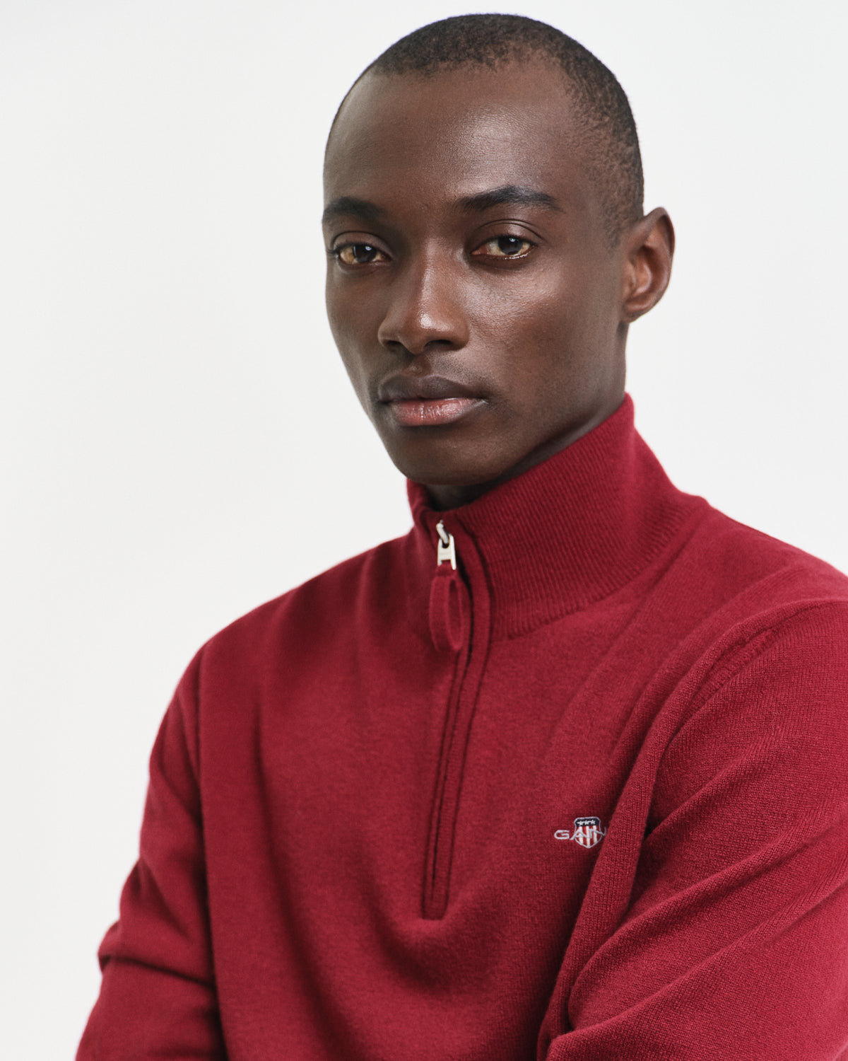 PLUMPED RED, SUPERFINE LAMBSWOOL HALF ZIP, CLOSE-UP BY GANT AU.