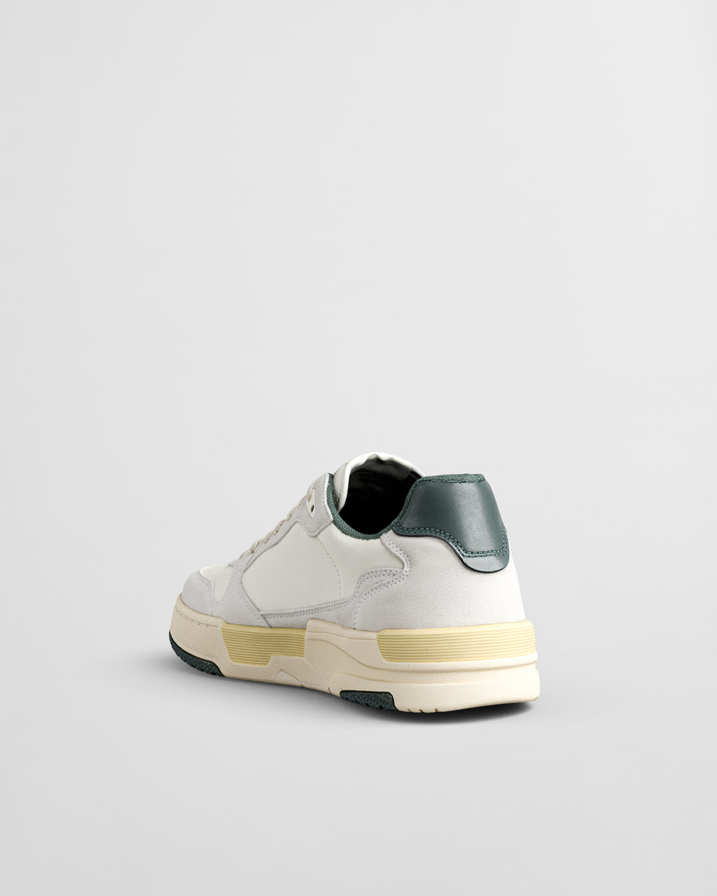 WHITE, BROOKPAL, FLAT-LAY BY GANT AU.