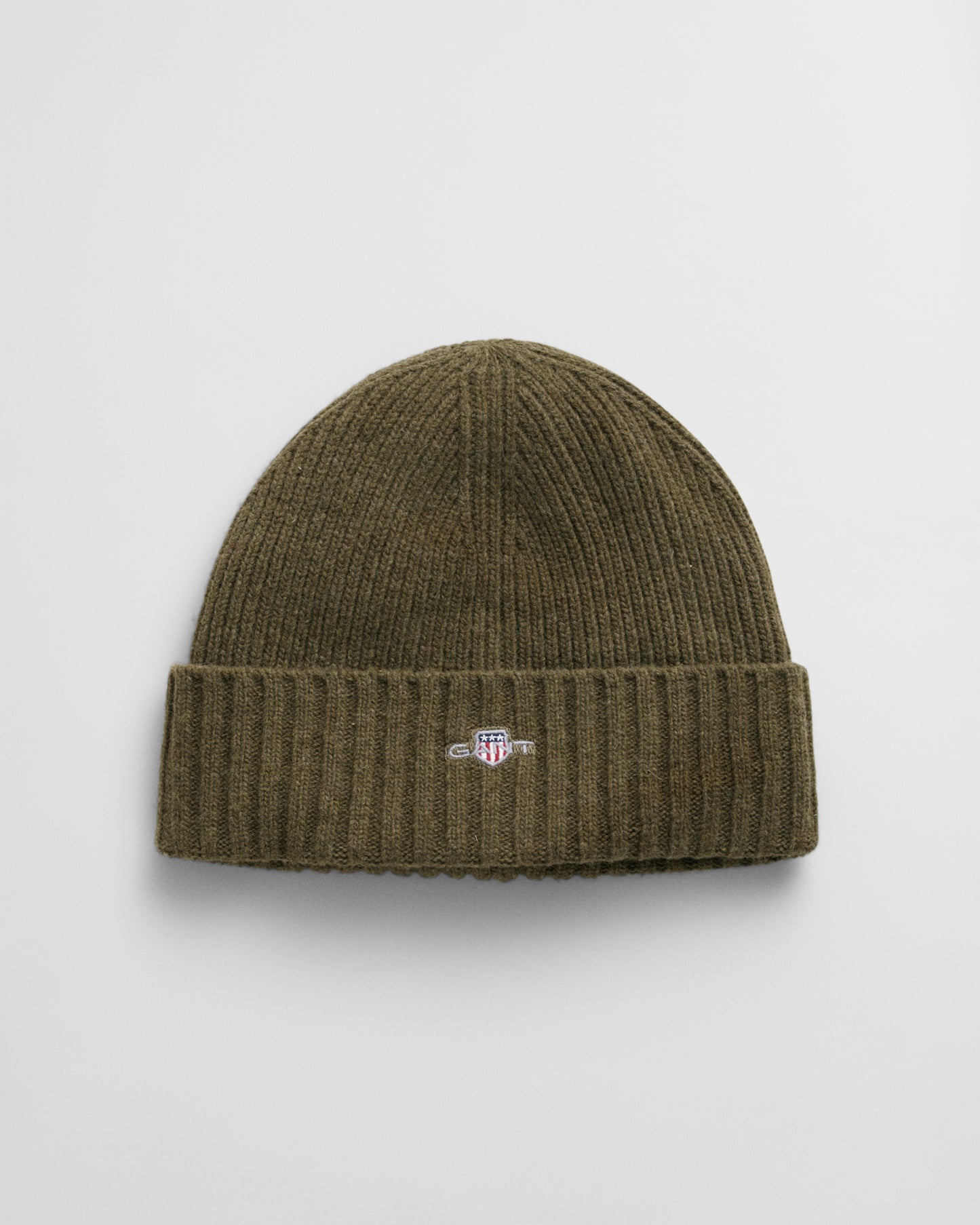 JUNIPER GREEN, UNISEX. SHIELD WOOL BEANIE, FRONT-VIEW BY GANT AU.
