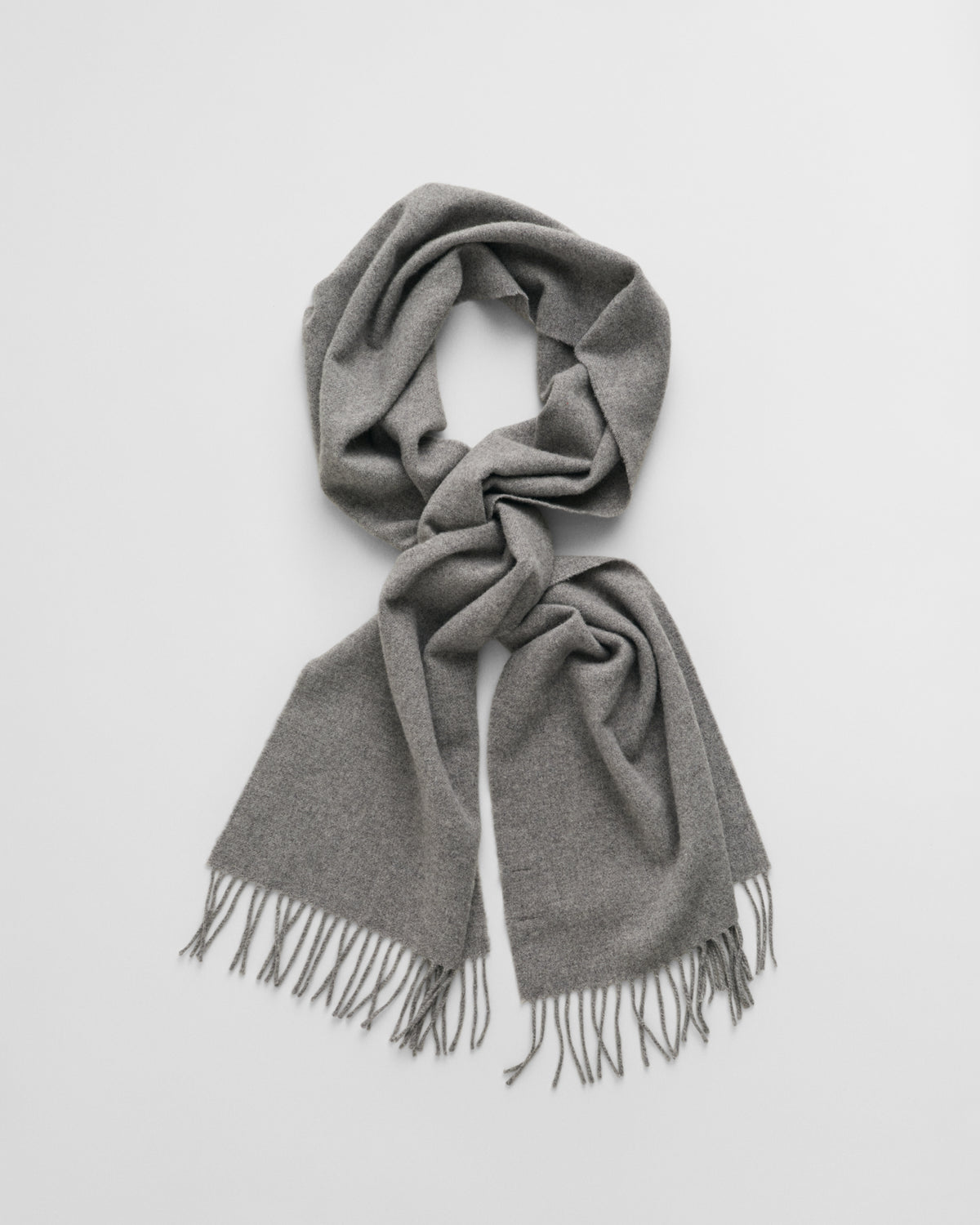 DARK GREY MELANGE, UNISEX. WOOL SCARF, CLOSE-UP BY GANT AU.
