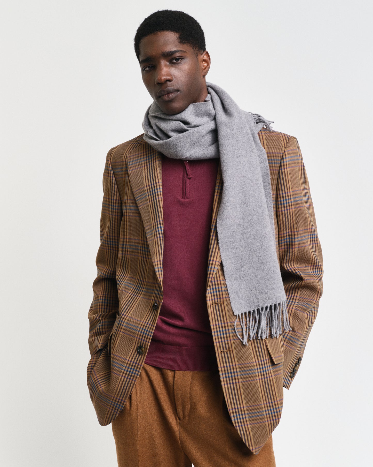 DARK GREY MELANGE, UNISEX. WOOL SCARF BY GANT AU.