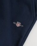 MARINE, SHIELD LOGO SWEAT PANTS, FLAT-LAY BY GANT AU.