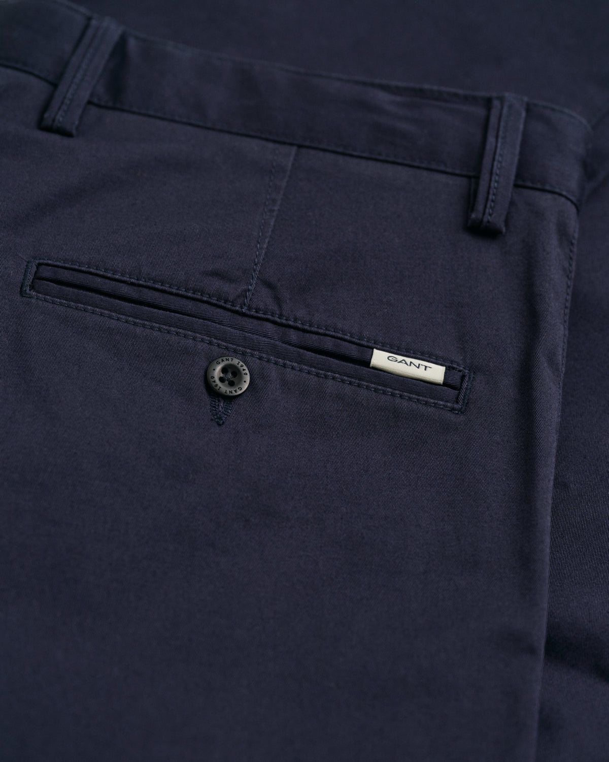 MARINE, GANT CHINO, CLOSE-UP BY GANT AU.