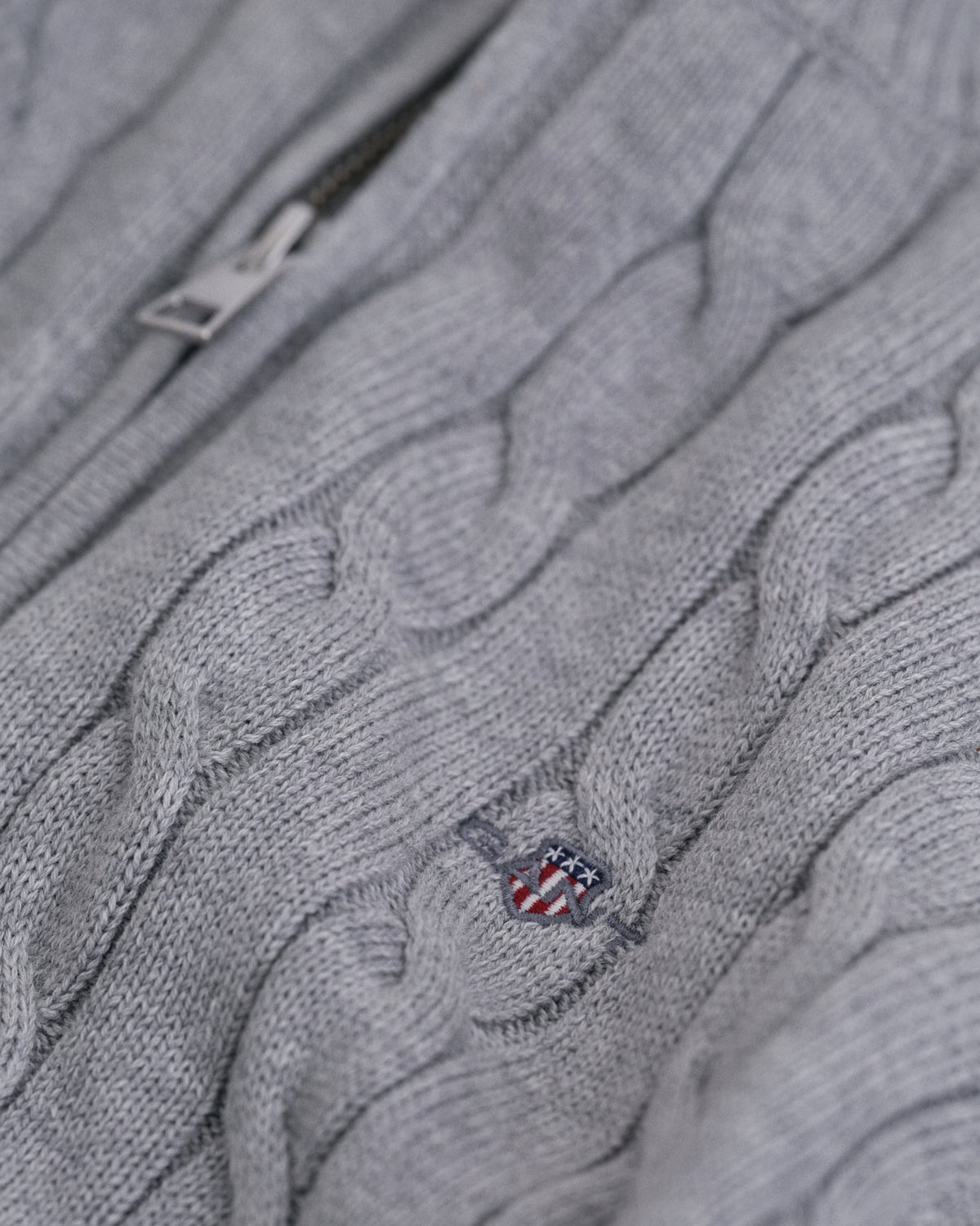 GREY MELANGE, COTTON CABLE HALF ZIP, FLAT-LAY BY GANT AU.