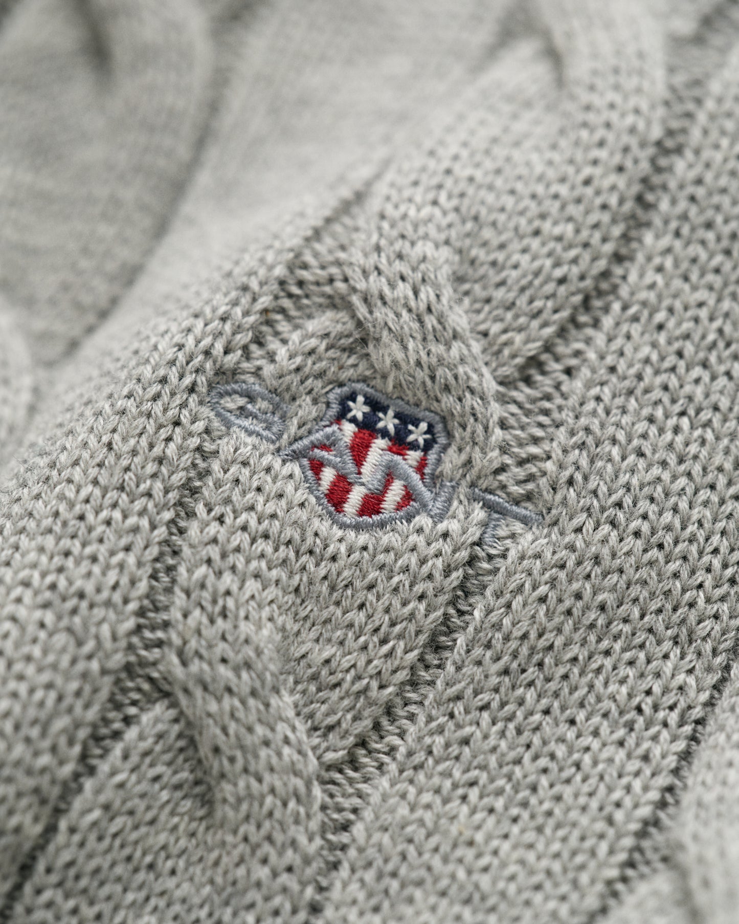 GREY MELANGE, COTTON CABLE HALF ZIP, CLOSE-UP BY GANT AU.