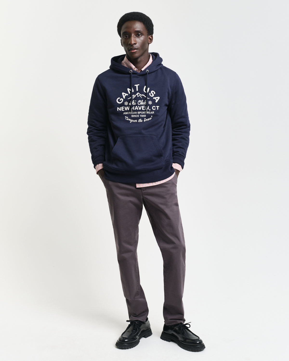 ANTRACITE, SLIM TWILL CHINOS BY GANT AU.