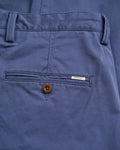 DUSTY NAVY, SLIM TWILL CHINOS, CLOSE-UP BY GANT AU.