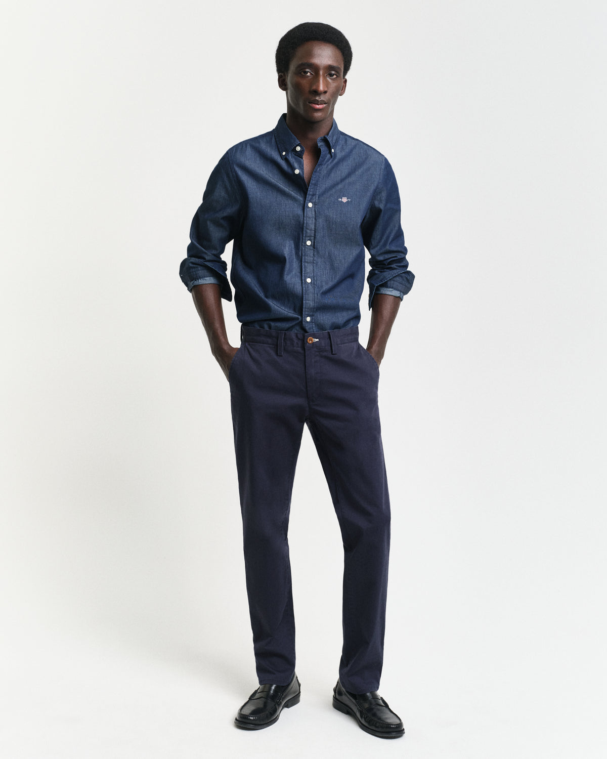 MARINE, SLIM TWILL CHINOS, FRONT-VIEW BY GANT AU.
